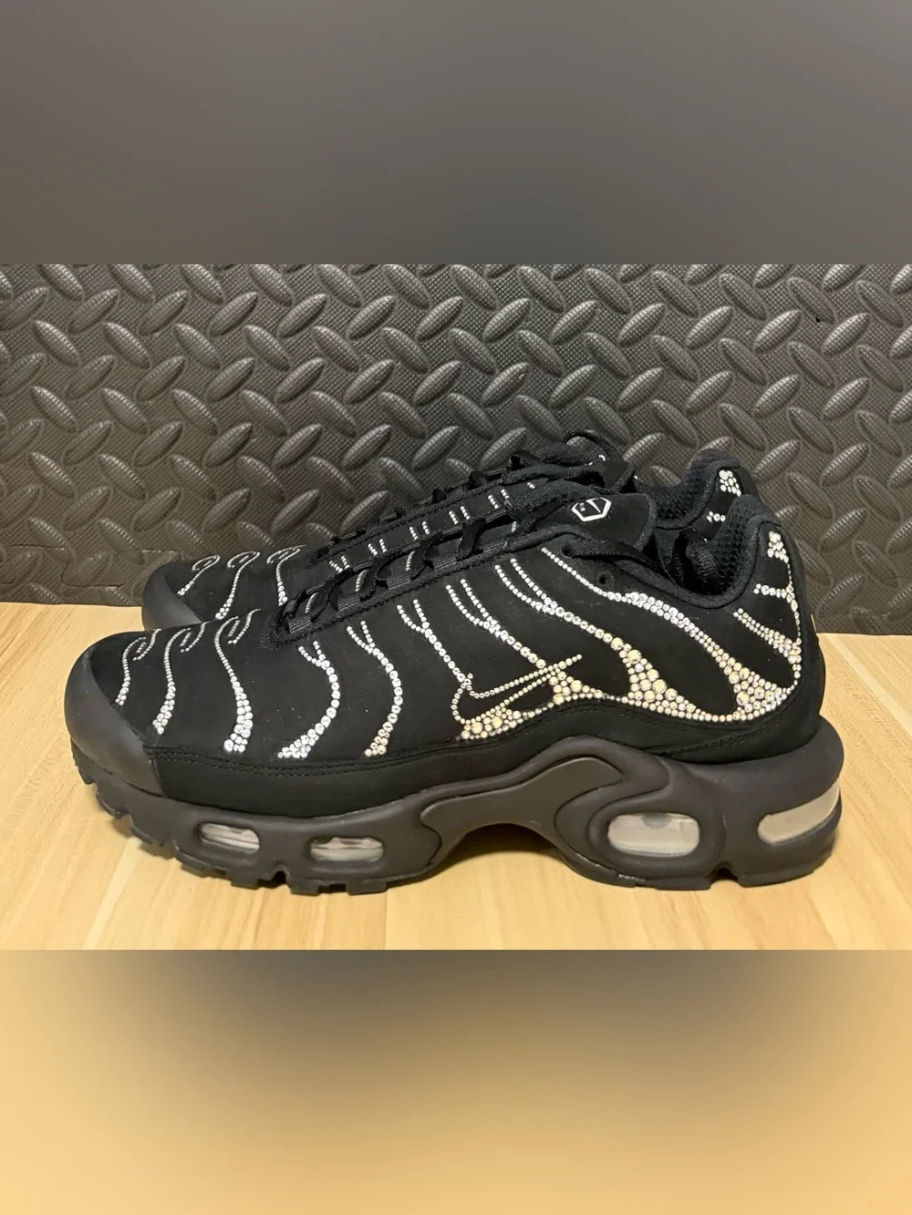 Nike Air Max Plus X Swarovski Crystals Moonlight Black FZ4237-001 Womens Size 9
